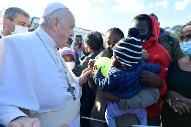 Pope meeting migrants in Greece uai